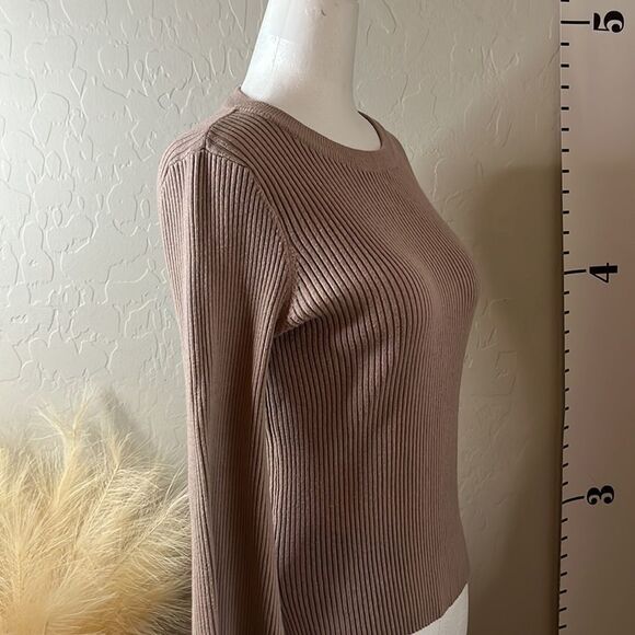 Olivaceous taupe ribbed top split seam at hemline crewneck bell sleeves SZ S - Picture 6 of 11